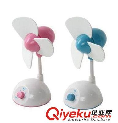 夏日清涼伴侶 伊藍電子帶夜燈可調速USB風扇全解析